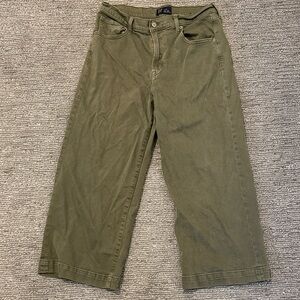 GAP High Rise Wide-Leg Crop Pants in Green